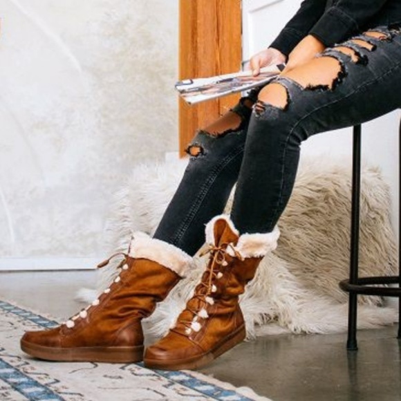 CLEARANCE SALE! Fur Lined Brown Boots - Picture 2 of 5